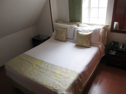 Ayenda 1068 Plaza 36 Hotel Богота Екстериор снимка